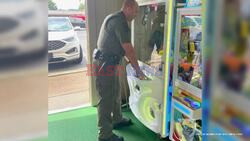 Wardens Rescue Groundhog Trapped Inside Arcade Claw Machine