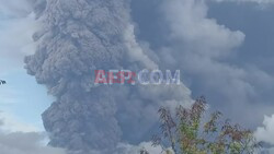 Indonesia volcano belches colossal ash tower - AFP