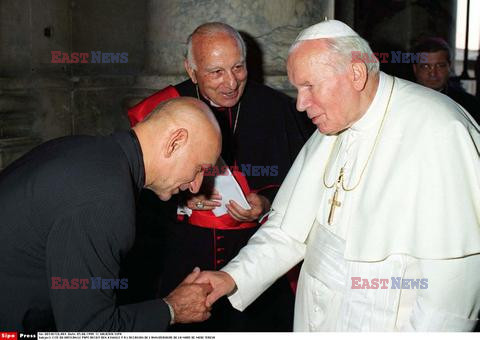 CITE DU VATICAN:LE PAPE RECOIT BEN KINGSLEY A L'OCCASION DE L'ANNIVERSAIRE DE LA