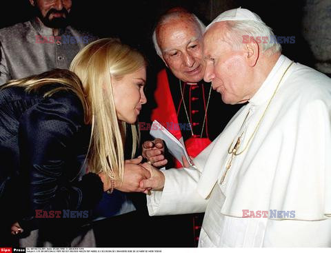 CITE DU VATICAN:LE PAPE RECOIT VALERIA    MAZZA TOP MODEL A L'OCCASION DE L'ANNIVERS