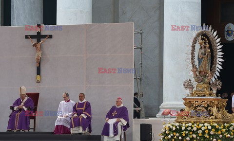 Papież Franciszek z wizytą w Pompejach i Neapolu