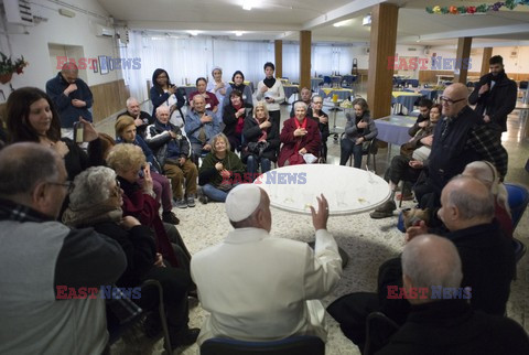 Papież Franciszek z wizytą w domu opieki