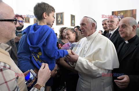 Papież Franciszek spotkał sie z niewidomymi