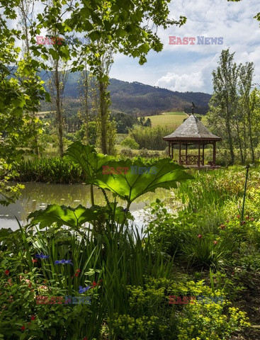 Tajemniczy ogród - House and Leisure 8/2017