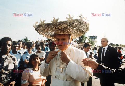 Papież Jan Paweł II za granicą