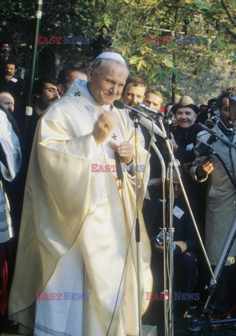 Papież Jan Paweł II za granicą