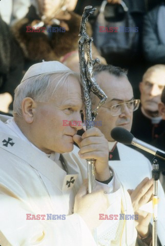 Papież Jan Paweł II za granicą