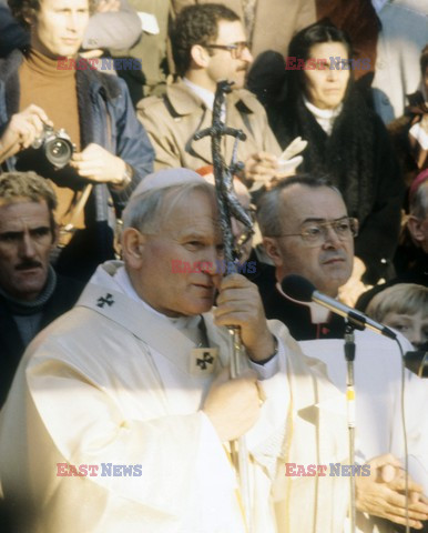 Papież Jan Paweł II za granicą