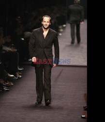 PROJEKTANT TOM FORD PODCZAS MILAN FASHION SHOW