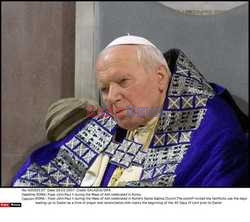 ROMA: Pope John-Paul II during the Mass of Ash celebrated in Rome.