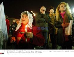 Prayers in Saint Peter's Square, Pope John Paul II has just died