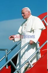 USA: JOHN PAUL II VISIT. ARRIVAL IN BALTIMORE