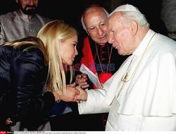 CITE DU VATICAN:LE PAPE RECOIT VALERIA    MAZZA TOP MODEL A L'OCCASION DE L'ANNIVERS