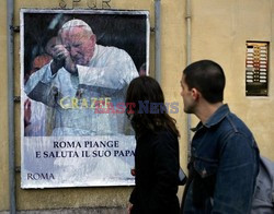 Prayers in Saint Peter's Square, Pope John Paul II has just died