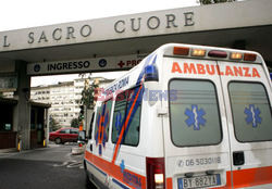 ITALY-POPE-HOSPITAL