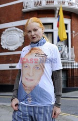 Vivienne Westwood odwiedziła Assange'a