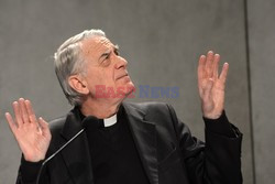 Benedict XVI announces his resignation