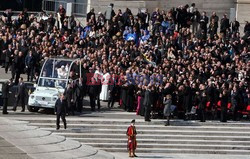 Pożegnanie Benedykta XVI na Placu Św. Piotra