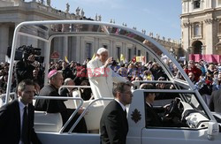 Pożegnanie Benedykta XVI na Placu Św. Piotra