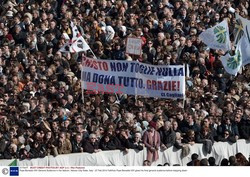 Pożegnanie Benedykta XVI na Placu Św. Piotra