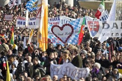 Pożegnanie Benedykta XVI na Placu Św. Piotra