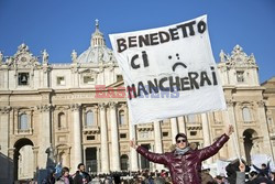 Pożegnanie Benedykta XVI na Placu Św. Piotra