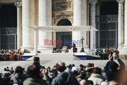 Pożegnanie Benedykta XVI na Placu Św. Piotra