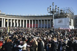 Pożegnanie Benedykta XVI na Placu Św. Piotra