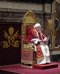 Pożegnanie Benedykta XVI na Placu Św. Piotra