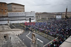 Drugi dzień konklawe w Watykanie