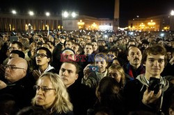 Drugi dzień konklawe w Watykanie