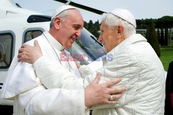 Two popes met for the first time in hundreds of years