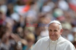 Papież Franciszek na placu św. Piotra