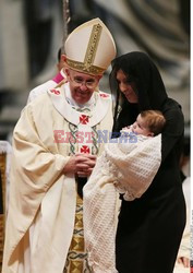 Papież Franciszek odprawia mszę w Święto Objawienia Pańskiego