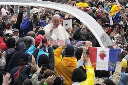 Papież Franciszek - audiencja generalna na placu świętego Piotra