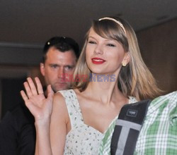 Taylor Swift na lotnisku w Japonii