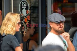 Leonardo DiCaprio i Toni Garn na spacerze