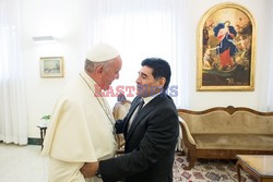 Papiez Franciszek spotkal sie z Diego Maradona