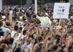 Papież Franciszek z wizytą w Tiranie