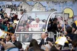 Papież Franciszek z wizytą w Pompejach i Neapolu