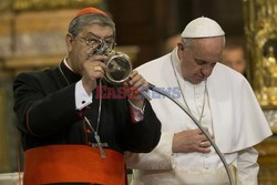 Papież Franciszek z wizytą w Pompejach i Neapolu