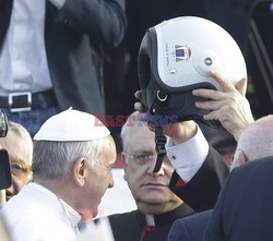 Papież Franciszek z wizytą w Pompejach i Neapolu