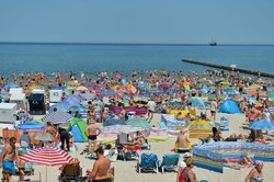 Tlumy plazowiczów nad polskim morzem