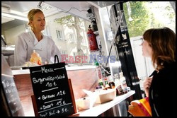 Paryskie food trucki - Le Figaro