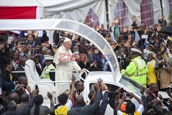 Papież Franciszek pielgrzymuje do Afryki