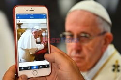 Papież Franciszek założył konto na Instagramie