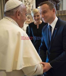 Prezydent Andrzej Duda z małżonką w Watykanie podczas mszy kanonizacyjnej