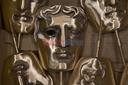 Wyrób masek BAFTA - AFP