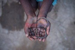 Zabawki dzieci z obozu Cox's Bazar - AFP