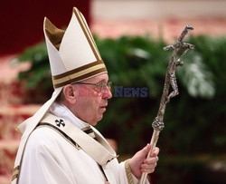 Papież Franciszek odprawia mszę w Wielki Czwartek